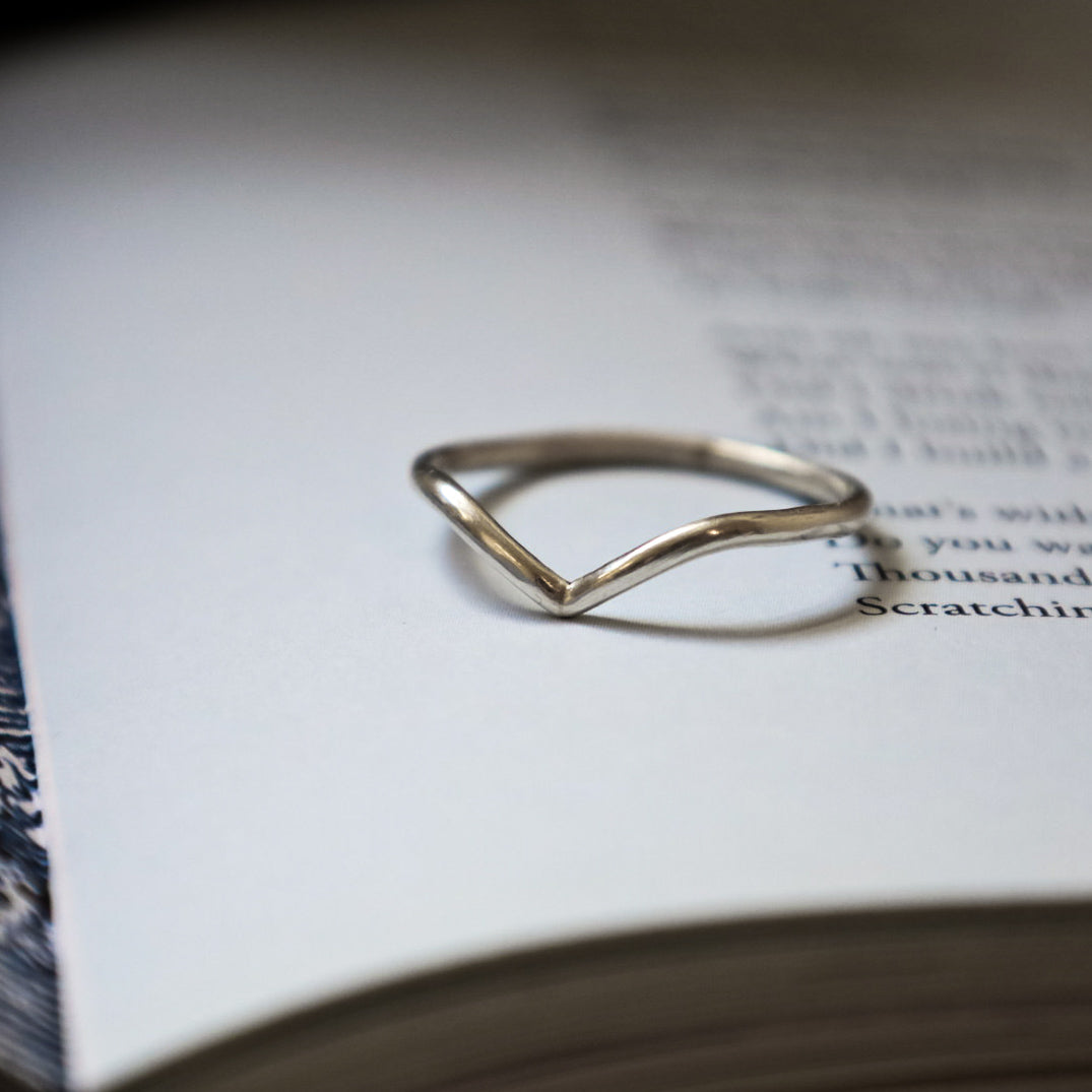 WISHBONE RING (MTO)