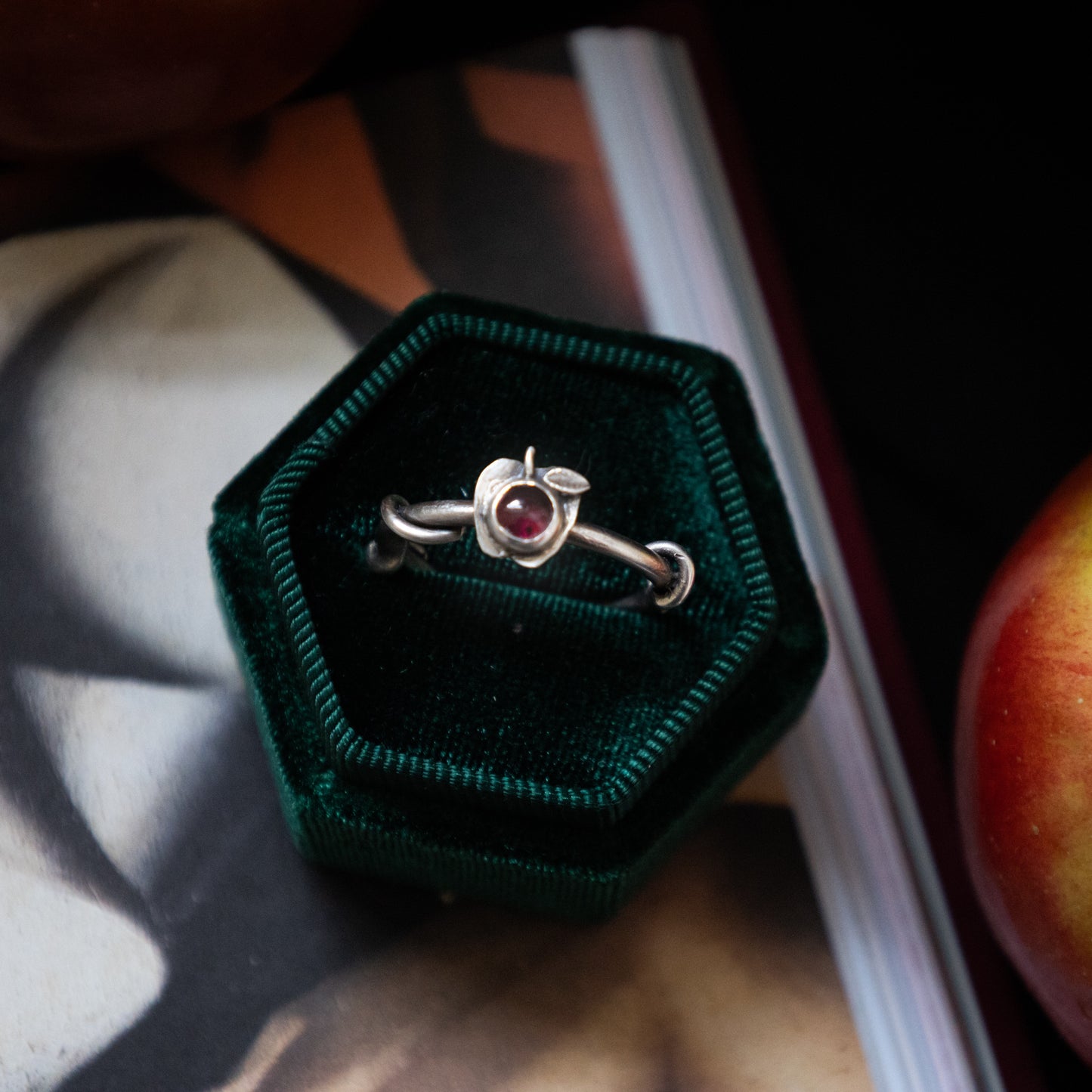 POISONED APPLE (MTO)