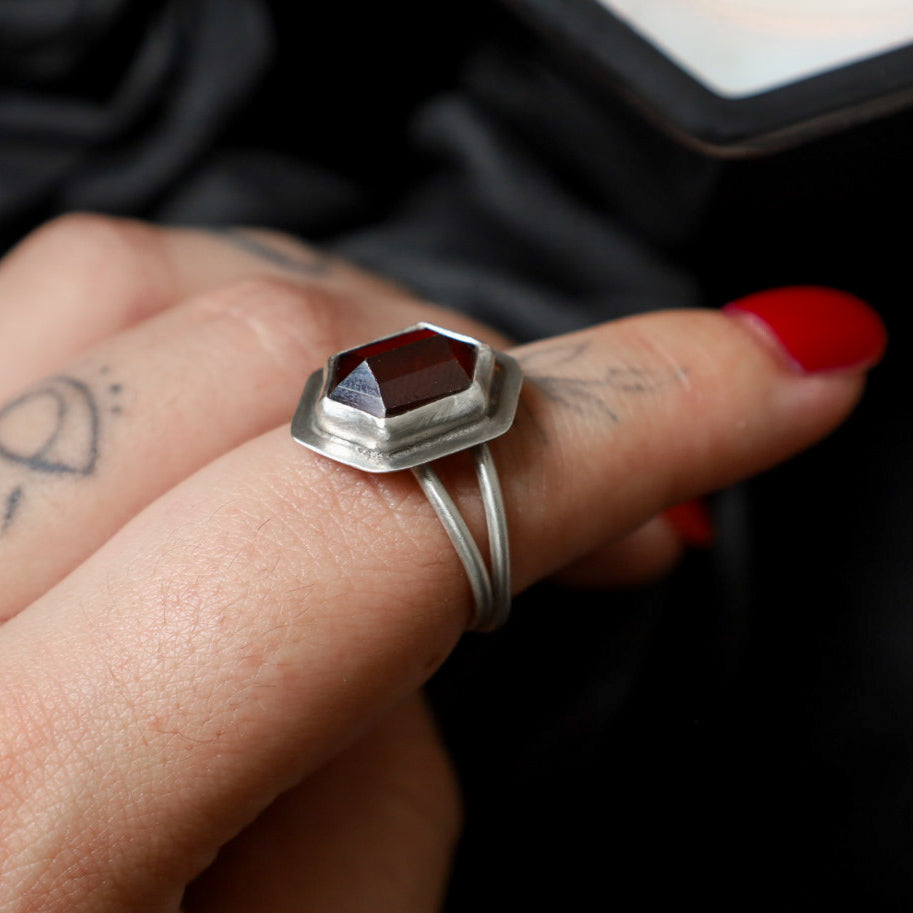 CRIMSON RING (GARNET MTO)