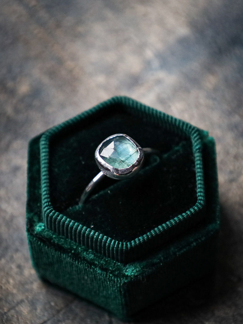 MINT KYANITE RING (RTS- SIZE V)