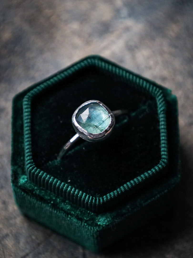 MINT KYANITE RING (RTS- SIZE V)
