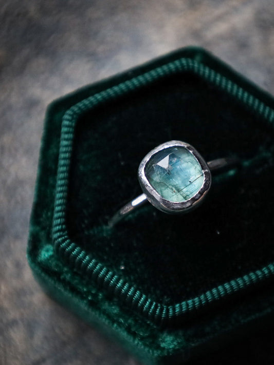 MINT KYANITE RING (RTS- SIZE V)