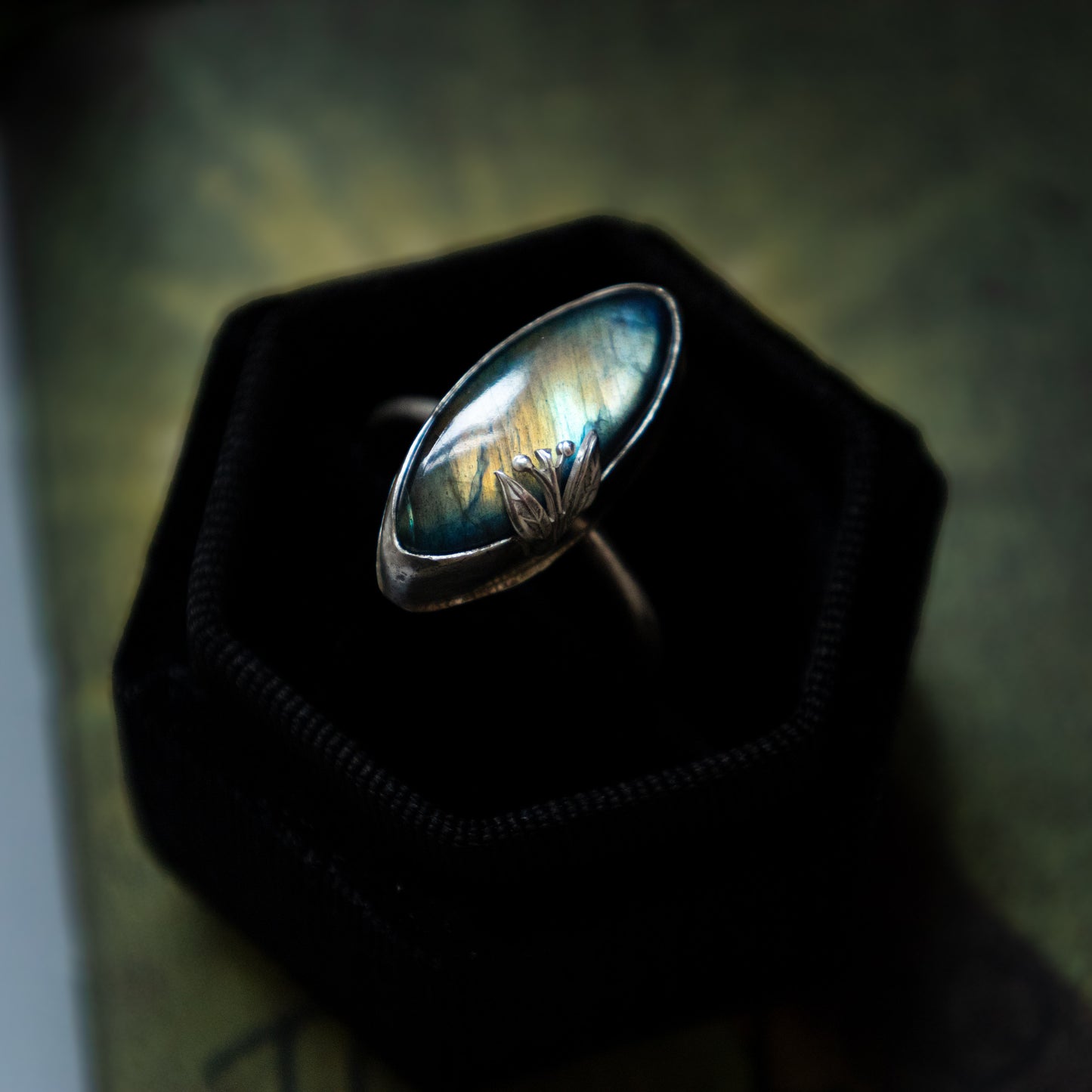 BLOOM - LABRADORITE RING (R 3/4)