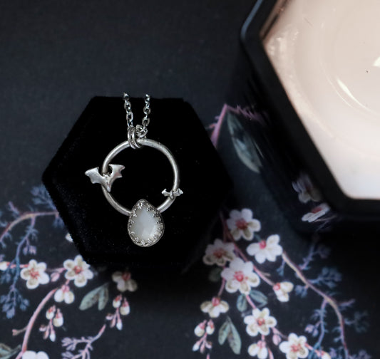 Selene necklace (White moosntone MTO)