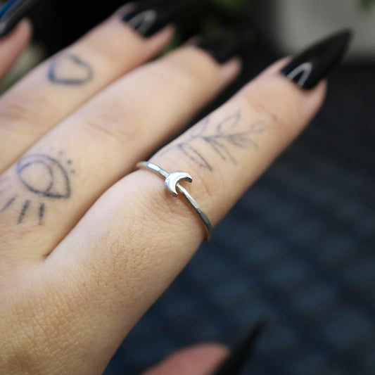 SILVER MOON RING (RTS - SIZE R 1/2)